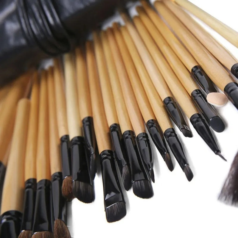 24-Piece Professional Makeup Brush Set with Gift Bag – Foundation, Eyeshadow, Eyebrow & Powder Brushes